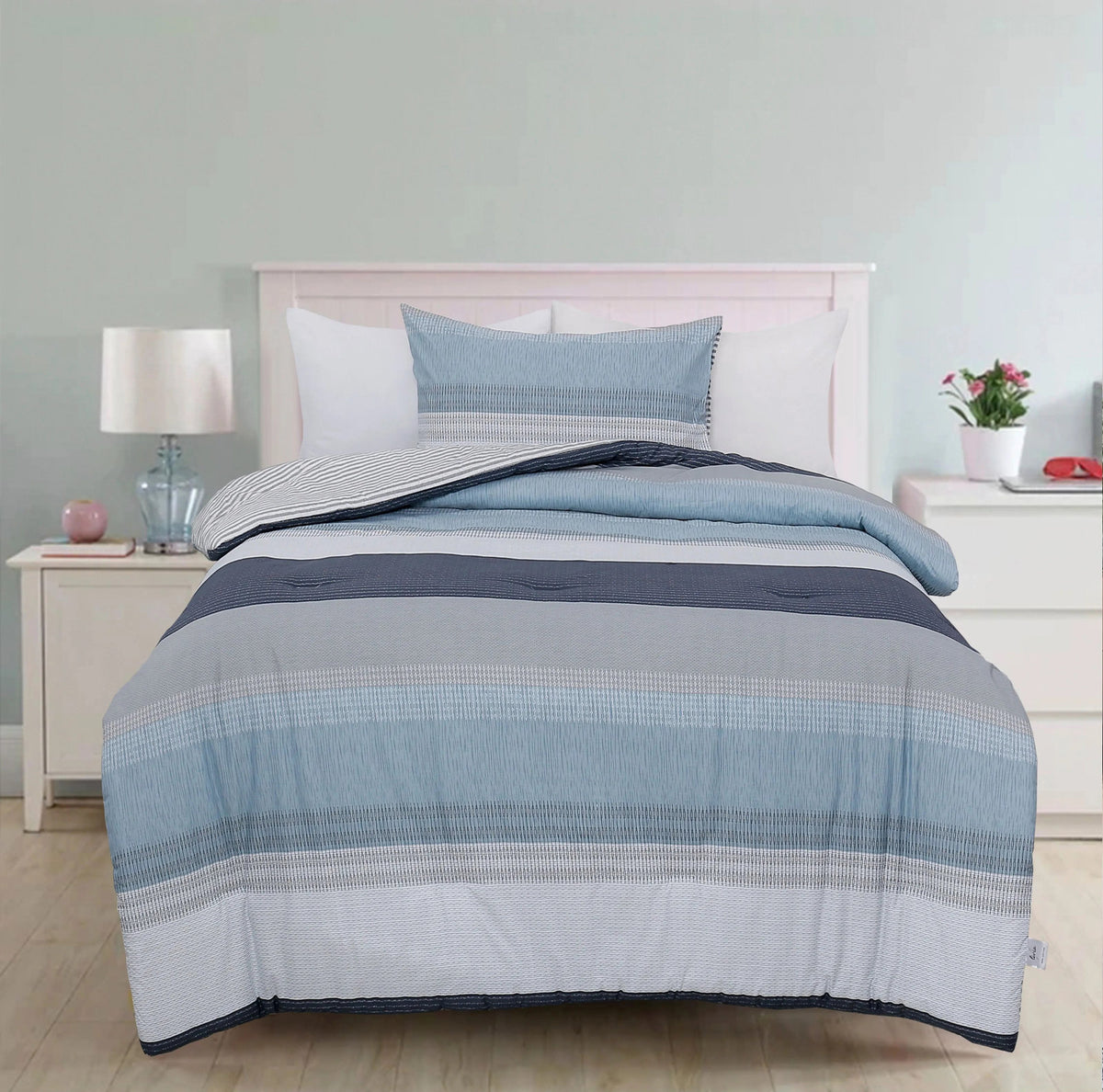 Tom comforter in a bedroom setting