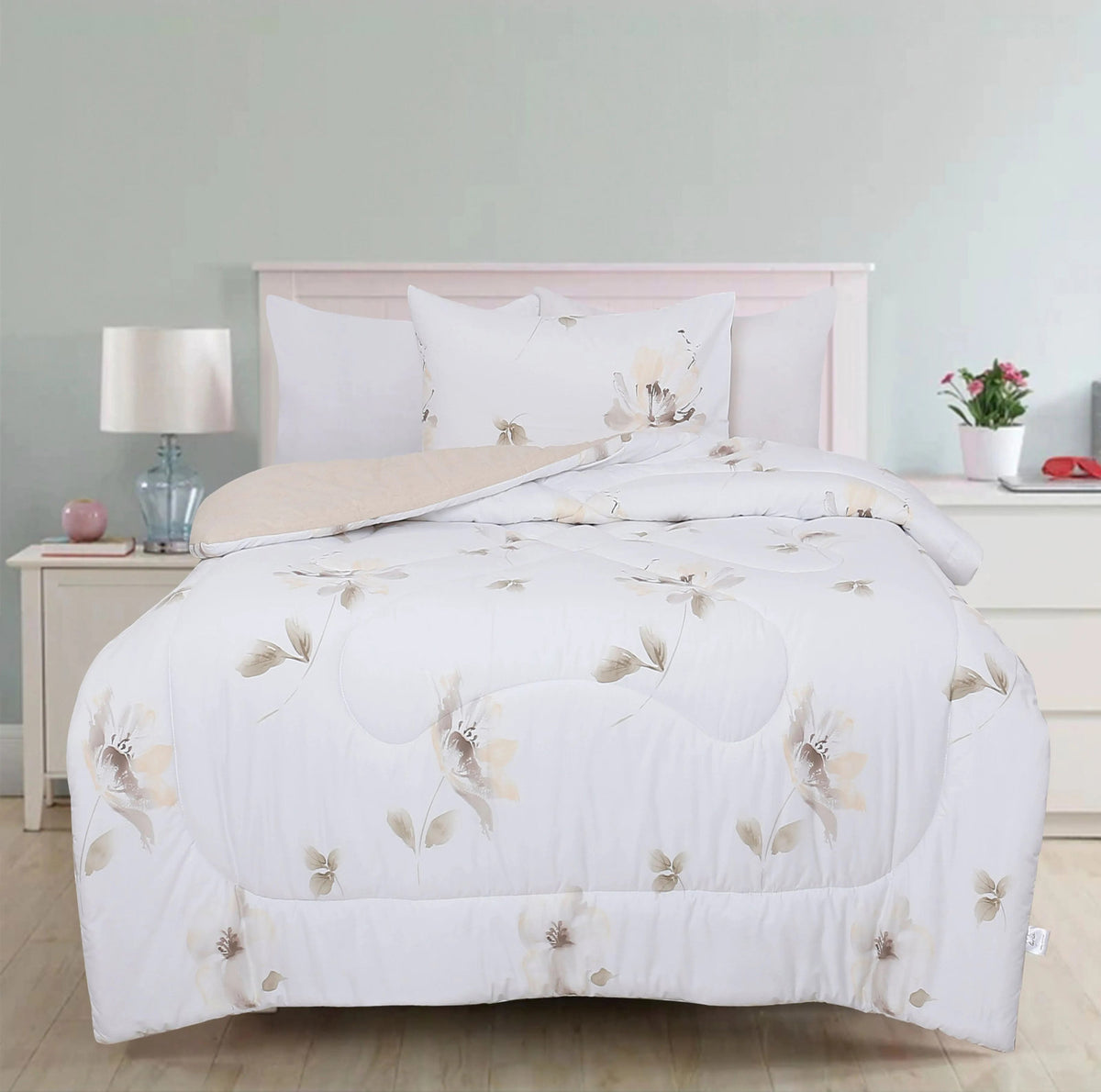 Kendall comforter in a bedroom setting