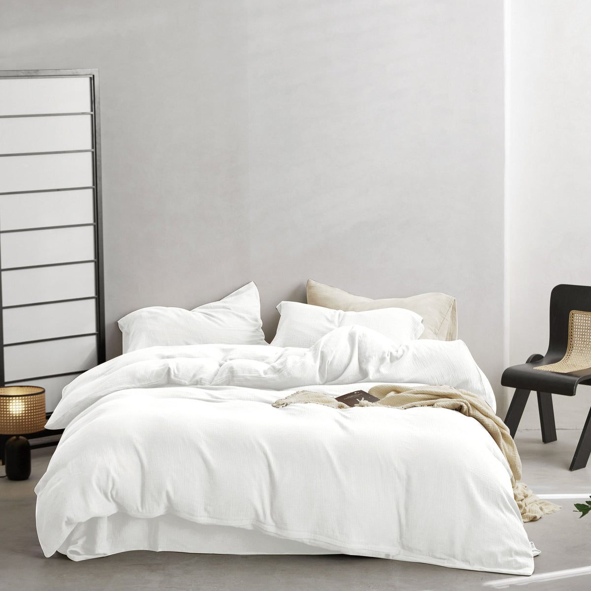 DCL White detail